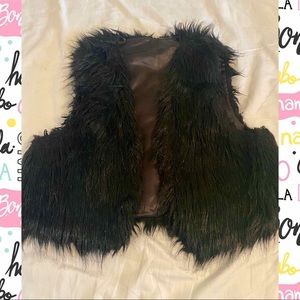Faux fur black crop VEST 🔥